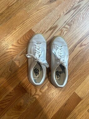 Vans Low-Top Sneakers in Light Gray with Gum Sole NWOT